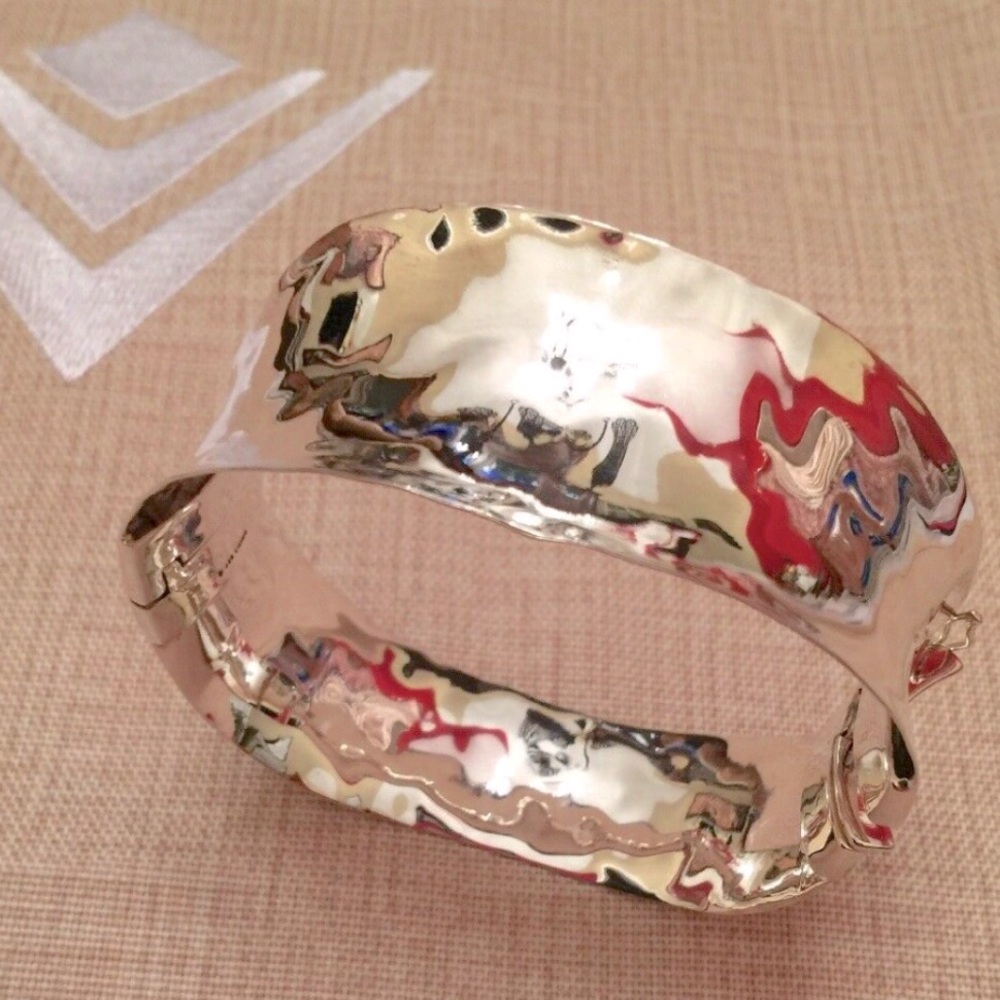 NEW Silpada Vintage Sterling Silver Sommelier Hammered Hinged.Bangle Bracelet - Picture 1 of 11
